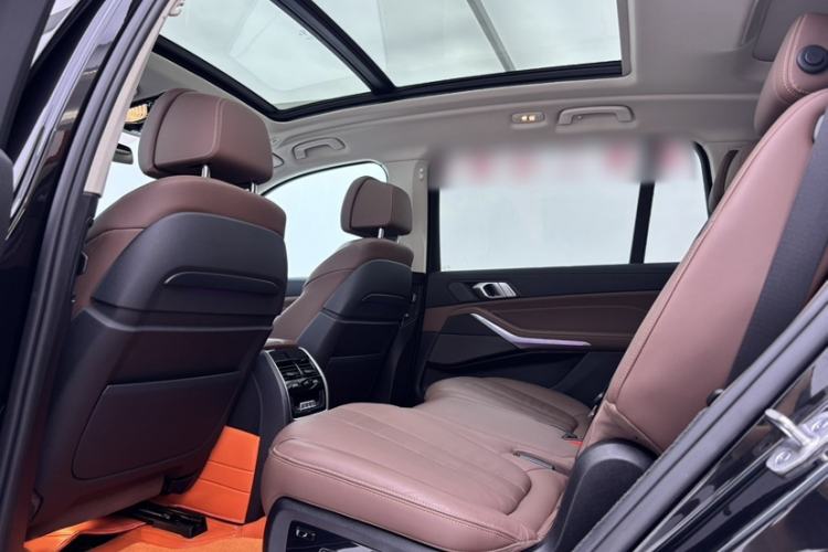Used BMW X7 2022 xDrive40i Luxury Package with Leading Features Interior 7