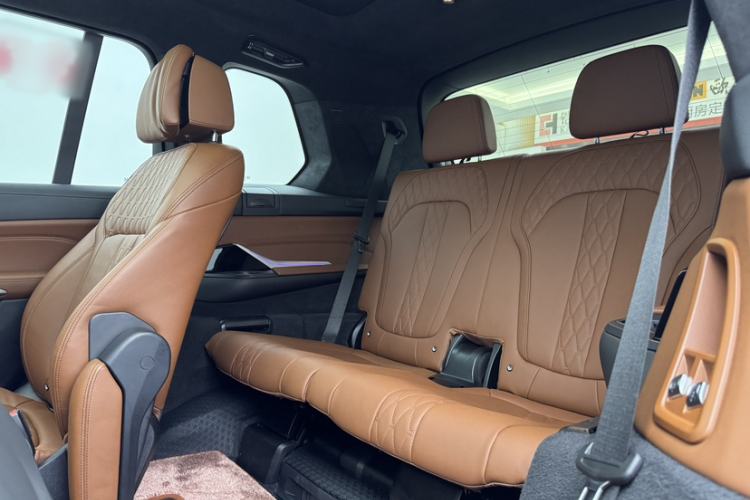 Used BMW X7 2022 xDrive40i Luxury M Sport Package Interior 8