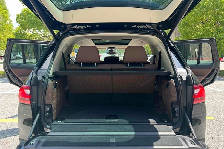 Used BMW X7 2022 xDrive40i Luxury Package with Leading Features Interior 8