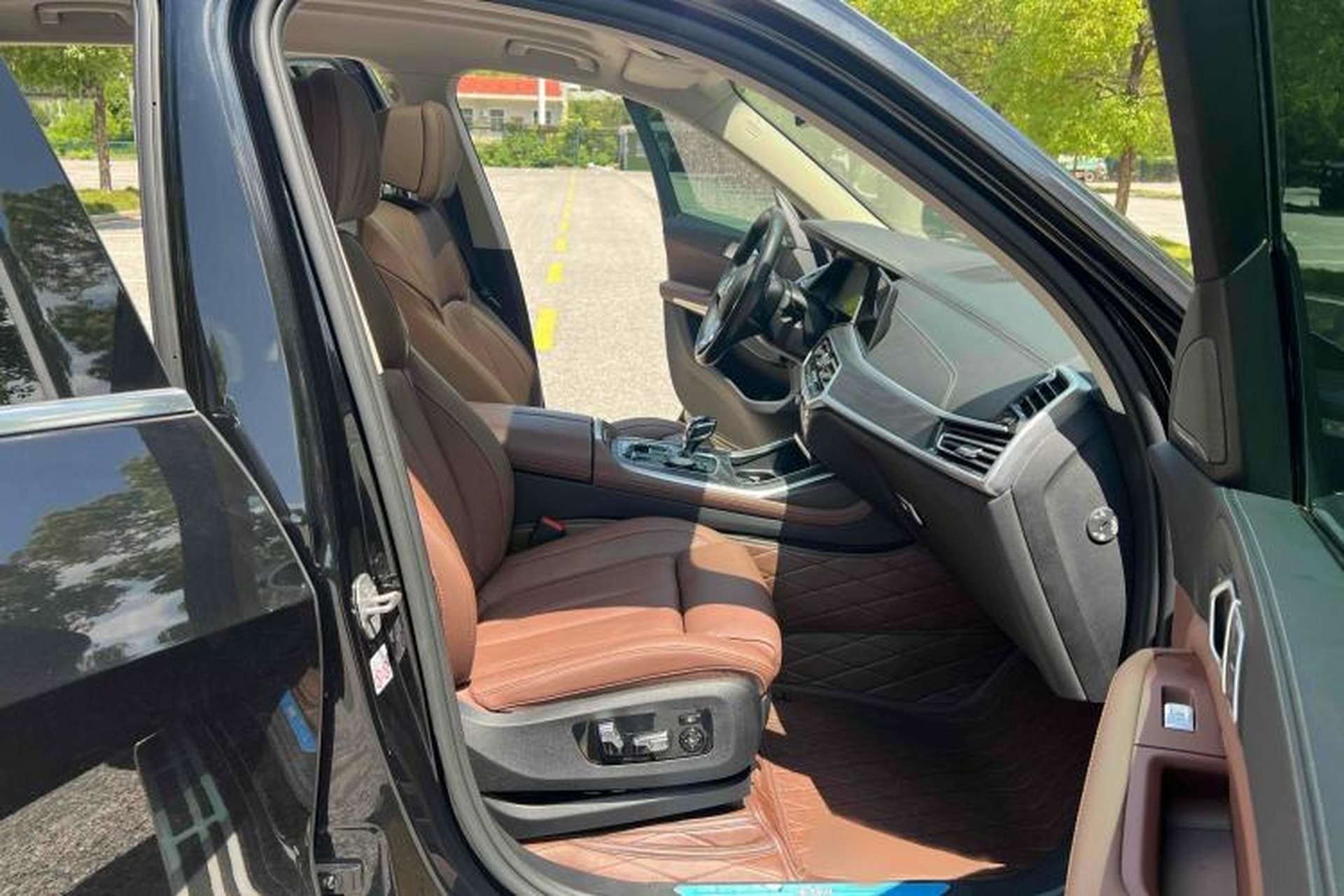 Used BMW X7 2022 xDrive40i Luxury Package with Leading Features Interior 9