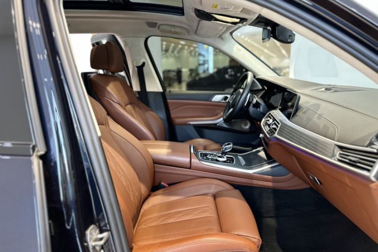 Used BMW X7 2022 xDrive M50i Interior 9