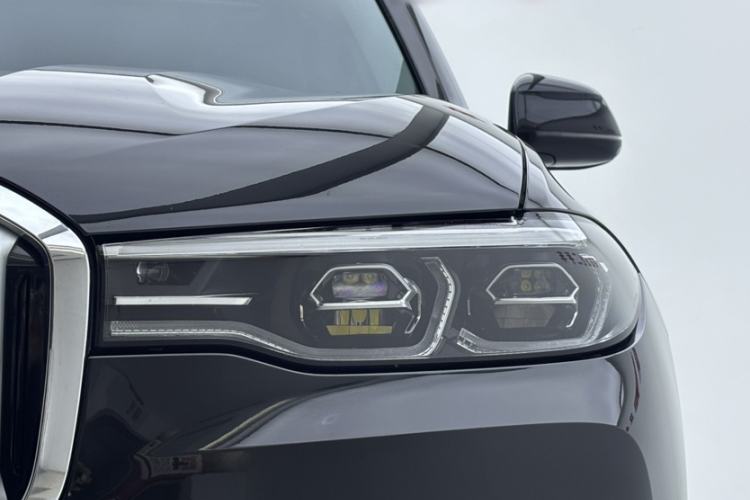 Used BMW X7 2022 xDrive40i Luxury Package with Leading Features Left Front Headlight