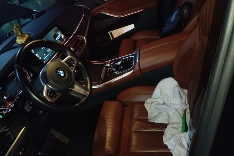 Used BMW X7 2022 xDrive40i Luxury M Sport Package Left Front Seat