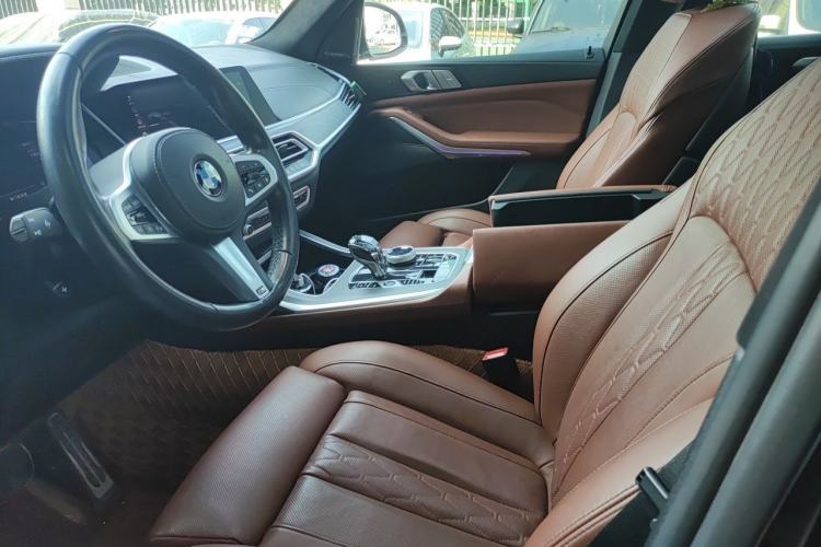 Used BMW X7 2022 xDrive40i Luxury M Sport Package Left Front Seat