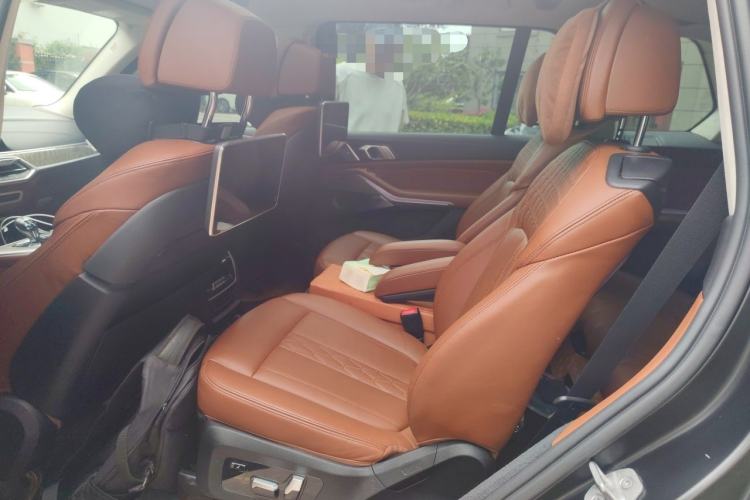 Used BMW X7 2022 xDrive40i Executive M Sport Package Left Rear Seat