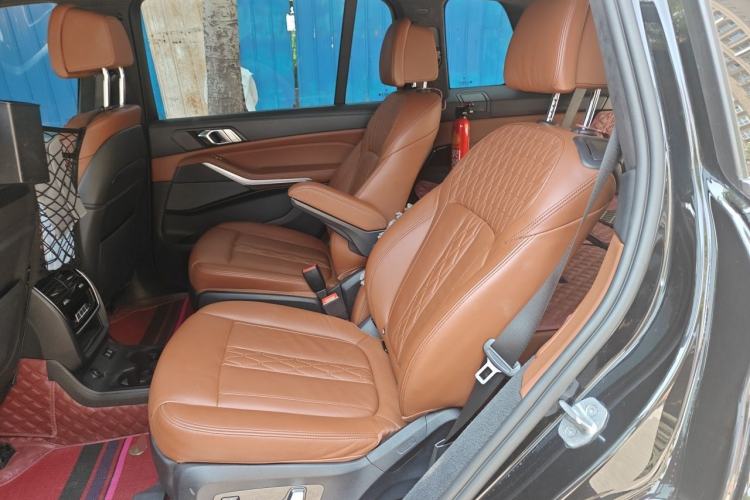 Used BMW X7 2022 xDrive40i Luxury M Sport Package Left Rear Seat