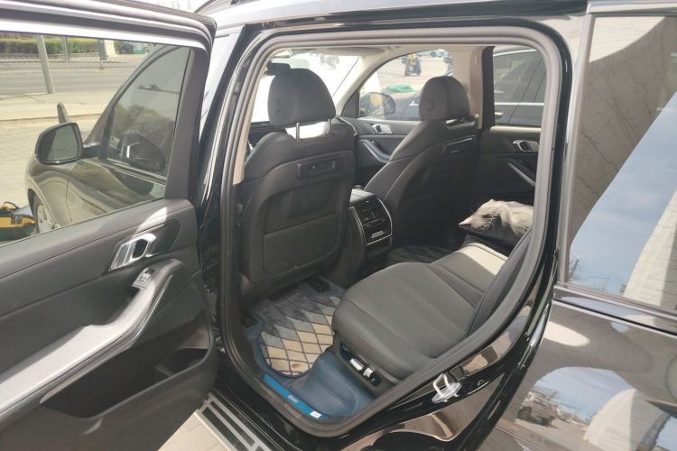 Used BMW X7  Left Rear Seat
