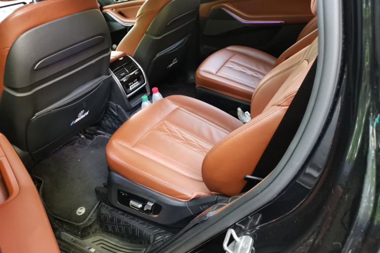 Used BMW X7 2022 xDrive40i Luxury M Sport Package Left Rear Seat