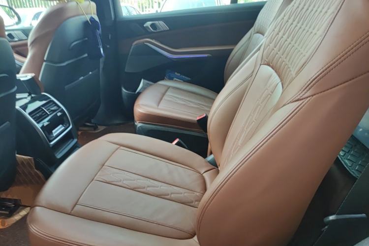 Used BMW X7 2022 xDrive40i Luxury M Sport Package Left Rear Seat