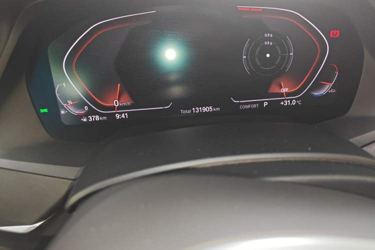 Used BMW X7 2022 xDrive40i Luxury M Sport Package Odometer Close Up