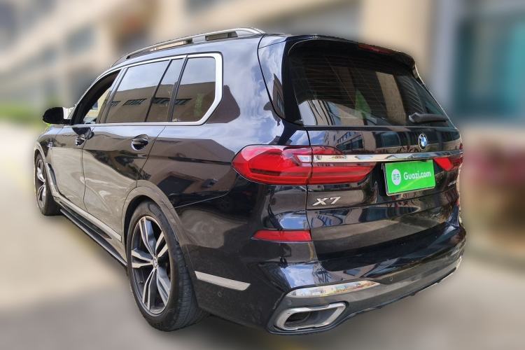 Used BMW X7 2022 xDrive40i Luxury M Sport Package Rear Left 45 Deg