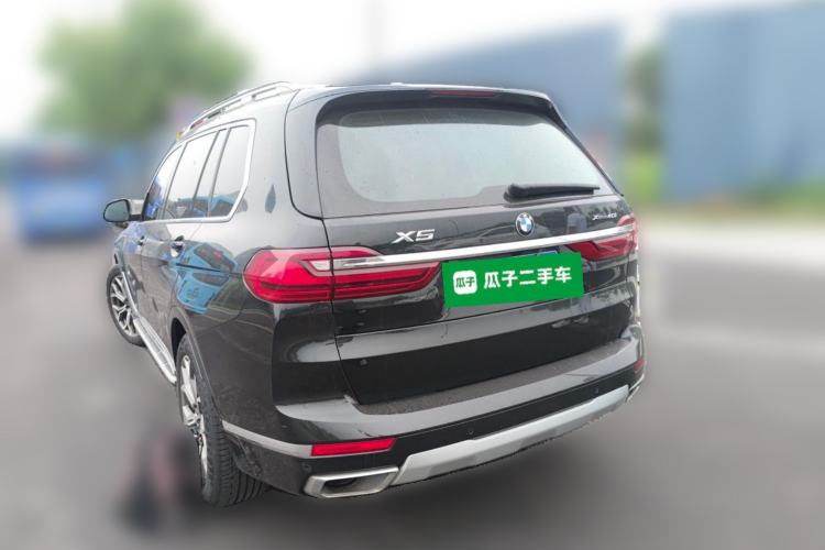 Used BMW X7 2022 xDrive40i Luxury Package with Leading Features Rear Left 45 Deg