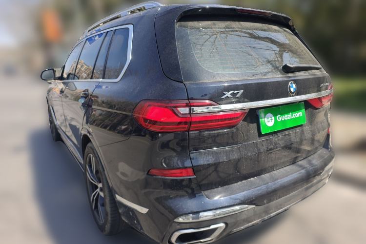 Used BMW X7 2022 xDrive40i Luxury Package with Leading Features Rear Left 45 Deg