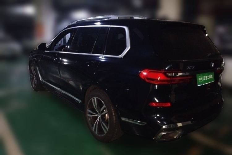 Used BMW X7 2022 xDrive40i Luxury M Sport Package Rear Left 45 Deg