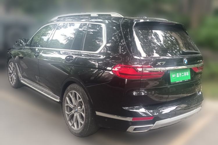 Used BMW X7 2022 xDrive40i Luxury Package with Leading Features Rear Left 45 Deg