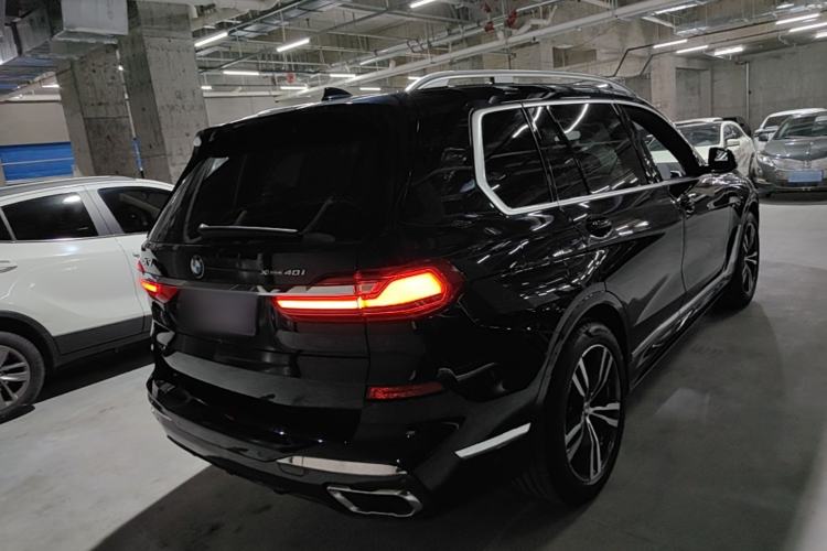Used BMW X7 2022 xDrive40i Luxury M Sport Package Rear Right 45 Deg