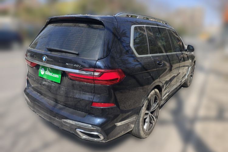 Used BMW X7 2022 xDrive40i Luxury Package with Leading Features Rear Right 45 Deg