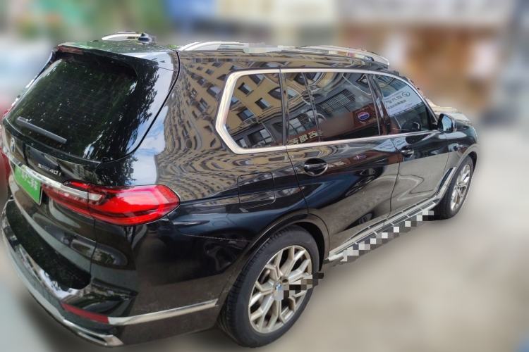 Used BMW X7 2022 xDrive40i Luxury Package with Leading Features Rear Right 45 Deg