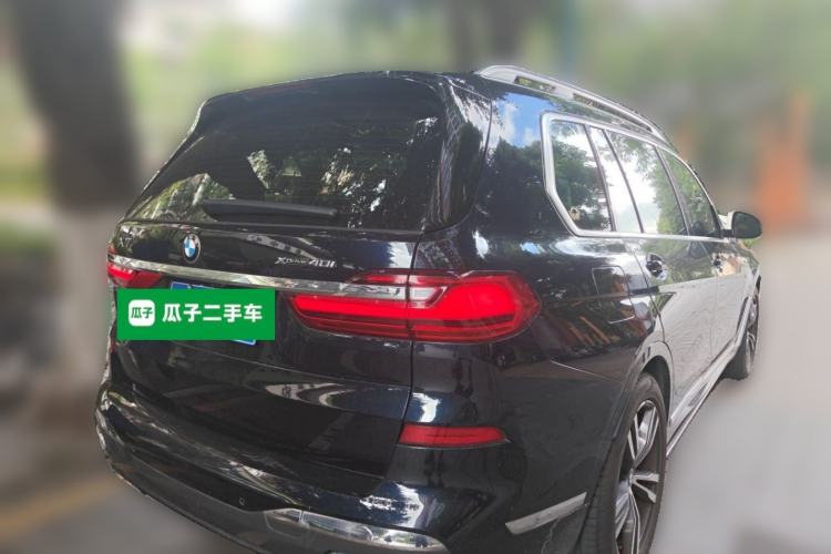 Used BMW X7 2022 xDrive40i Luxury M Sport Package Rear Right 45 Deg