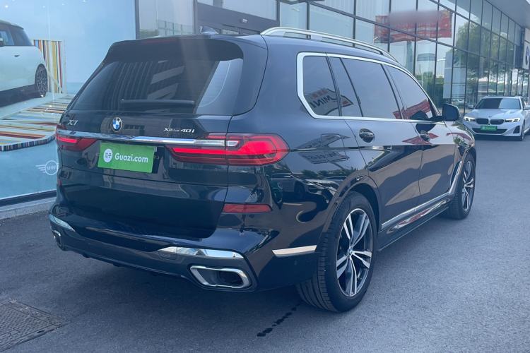 Used BMW X7 2022 xDrive40i Luxury M Sport Package Rear Right 45 Deg