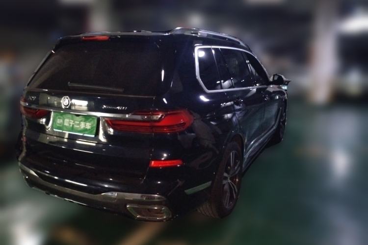 Used BMW X7 2022 xDrive40i Luxury M Sport Package Rear Right 45 Deg