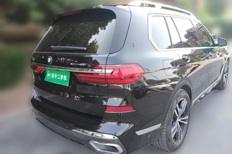 Used BMW X7 2022 xDrive40i Luxury M Sport Package Rear Right 45 Deg