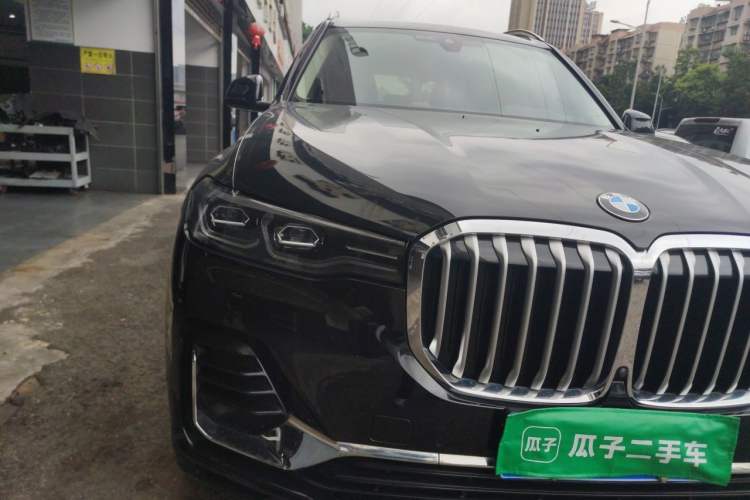 Used BMW X7 2022 xDrive40i Luxury Package with Leading Features Right Front Headlight
