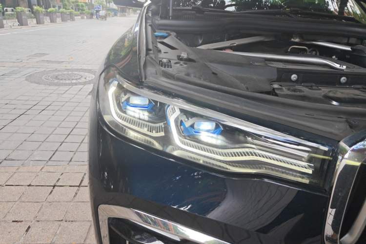 Used BMW X7 2022 xDrive40i Luxury M Sport Package Right Front Headlight