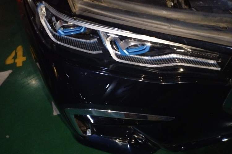 Used BMW X7 2022 xDrive40i Luxury M Sport Package Right Front Headlight