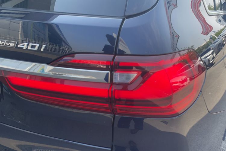 Used BMW X7 2022 xDrive40i Luxury M Sport Package Right Rear Taillight
