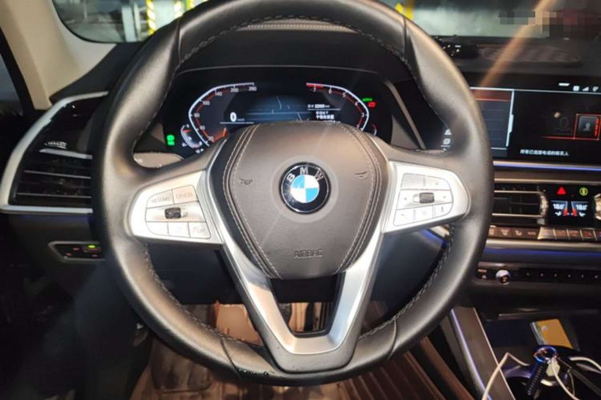 Used BMW X7 2022 xDrive40i Luxury Package with Leading Features Steering Wheel