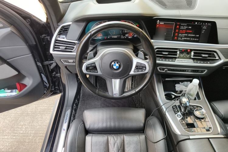 Used BMW X7 2022 xDrive40i Luxury M Sport Package Steering Wheel