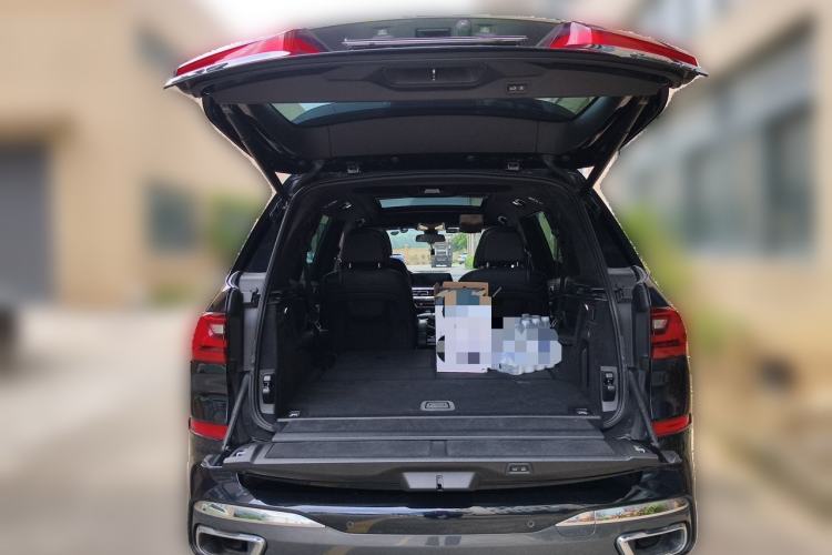 Used BMW X7 2022 xDrive40i Luxury M Sport Package Trunk