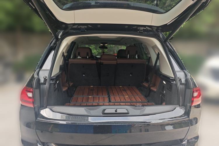 Used BMW X7 2022 xDrive40i Luxury Package with Leading Features Trunk