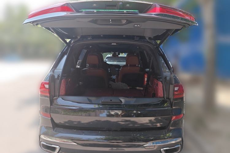 Used BMW X7 2022 xDrive40i Luxury M Sport Package Trunk
