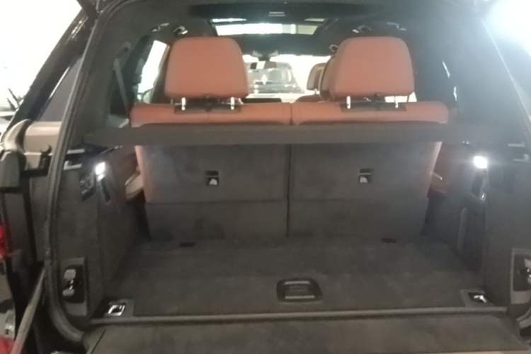 Used BMW X7 2022 xDrive40i Luxury M Sport Package Trunk
