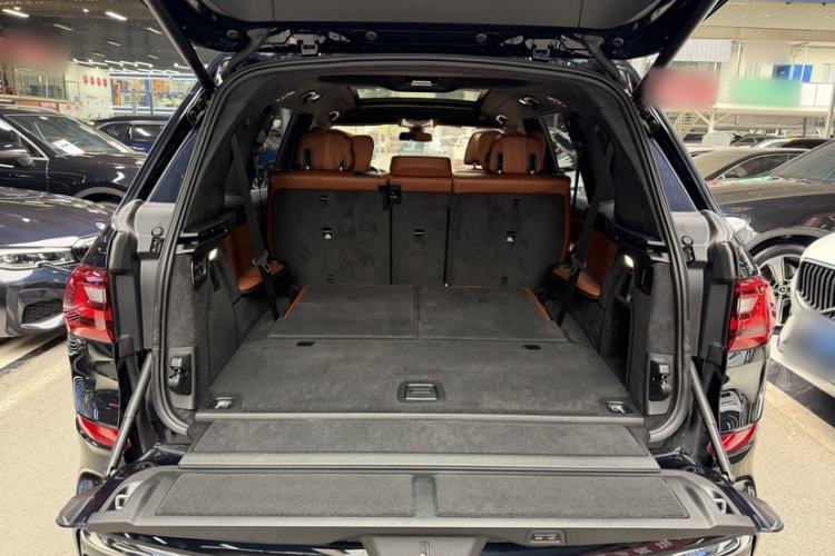 Used BMW X7 2022 xDrive40i Luxury M Sport Package Trunk