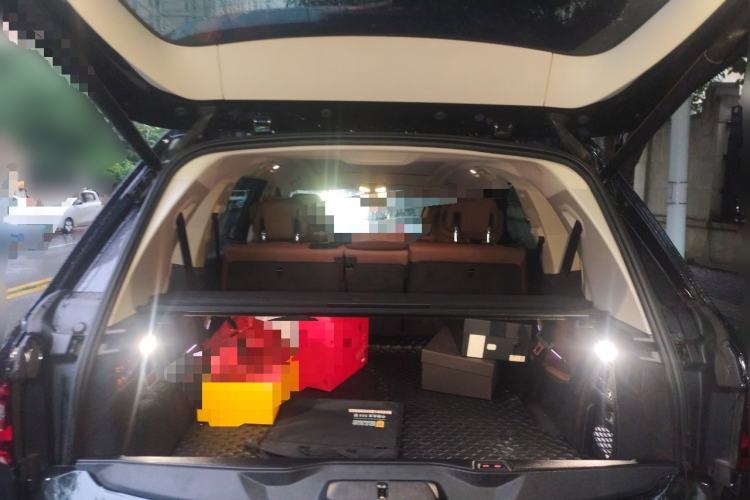 Used BMW X7 2022 xDrive40i Luxury Package with Leading Features Trunk