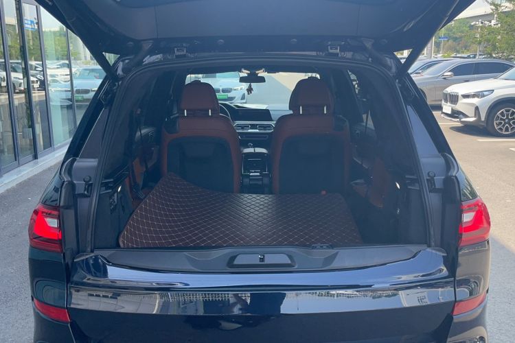 Used BMW X7 2022 xDrive40i Luxury M Sport Package Trunk