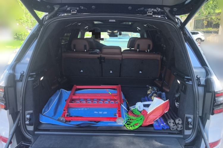 Used BMW X7  Trunk