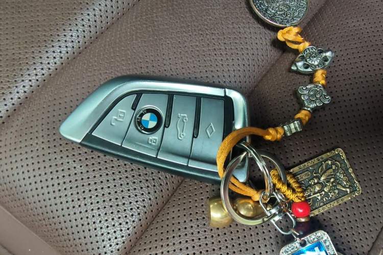 Used BMW X7 2022 xDrive40i Luxury Package with Leading Features Vehicle Key