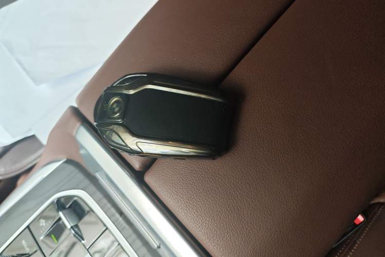 Used BMW X7 2022 xDrive40i Luxury Package with Leading Features Vehicle Key