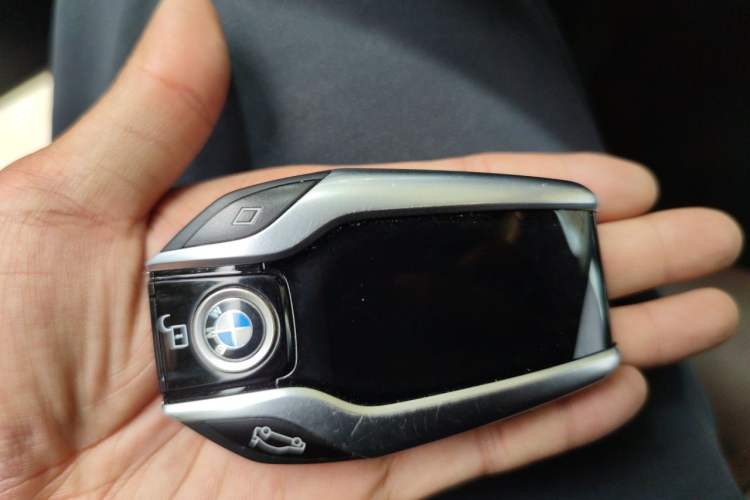 Used BMW X7 2022 xDrive40i Luxury Package with Leading Features Vehicle Key