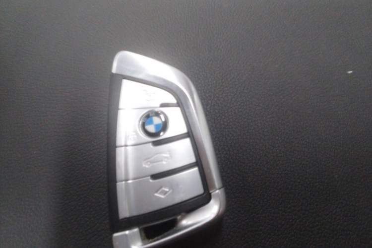 Used BMW X7 2022 xDrive40i Luxury Package with Leading Features Vehicle Key