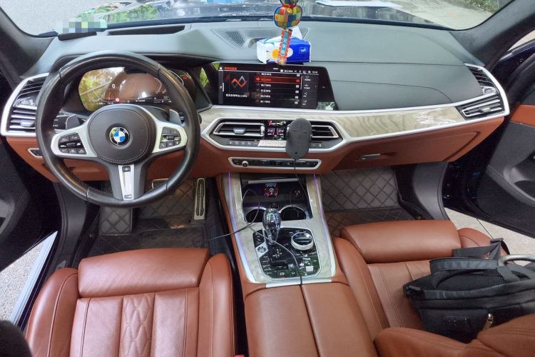 Used BMW X7 2022 xDrive40i Executive M Sport Package Center Console
