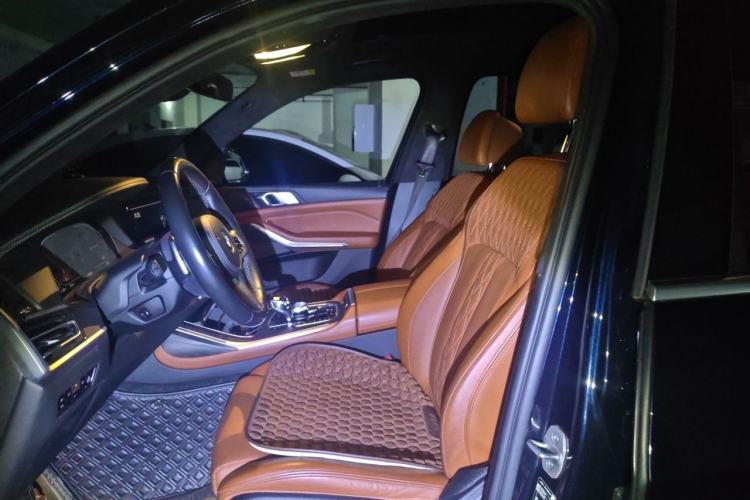 Used BMW X7 2022 xDrive40i Luxury M Sport Package Left Front Seat
