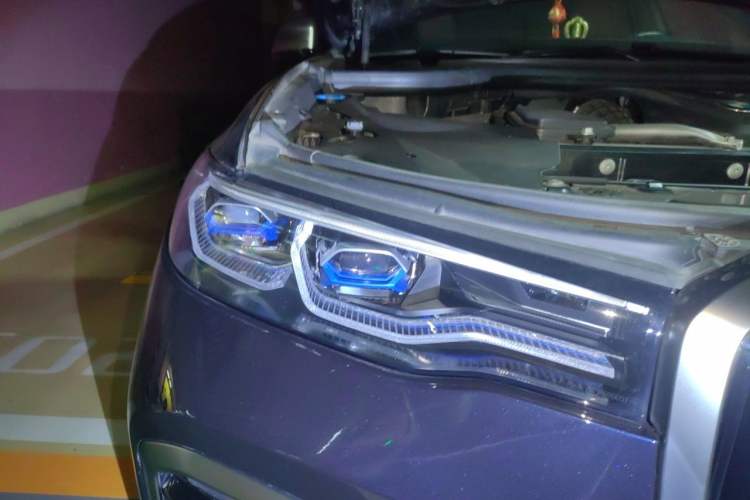 Used BMW X7 2022 xDrive M50i Right Front Headlight