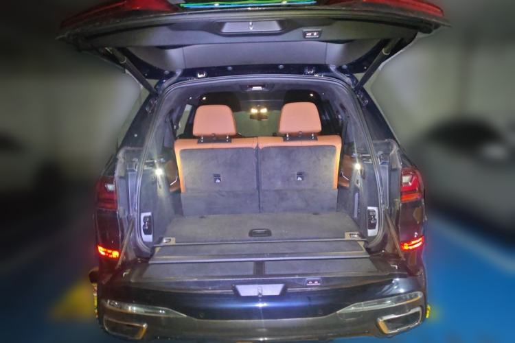 Used BMW X7 2022 xDrive40i Luxury M Sport Package Trunk