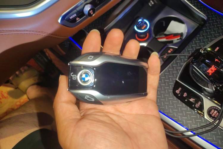 Used BMW X7 2022 xDrive M50i Vehicle Key