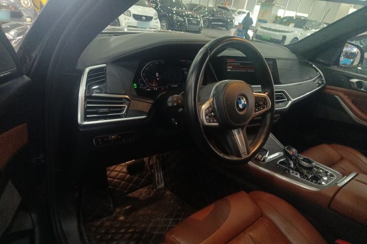 Used BMW X7 2022 xDrive40i Luxury M Sport Package Center Console